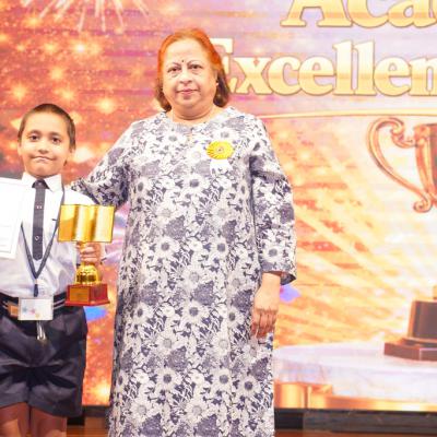 Awards2526 12