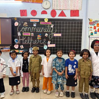 Community Helpers15