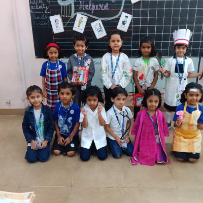 Community Helpers26
