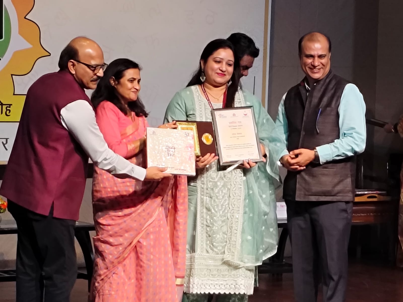 Sweta Vaishnav - Hindi Teacher Award