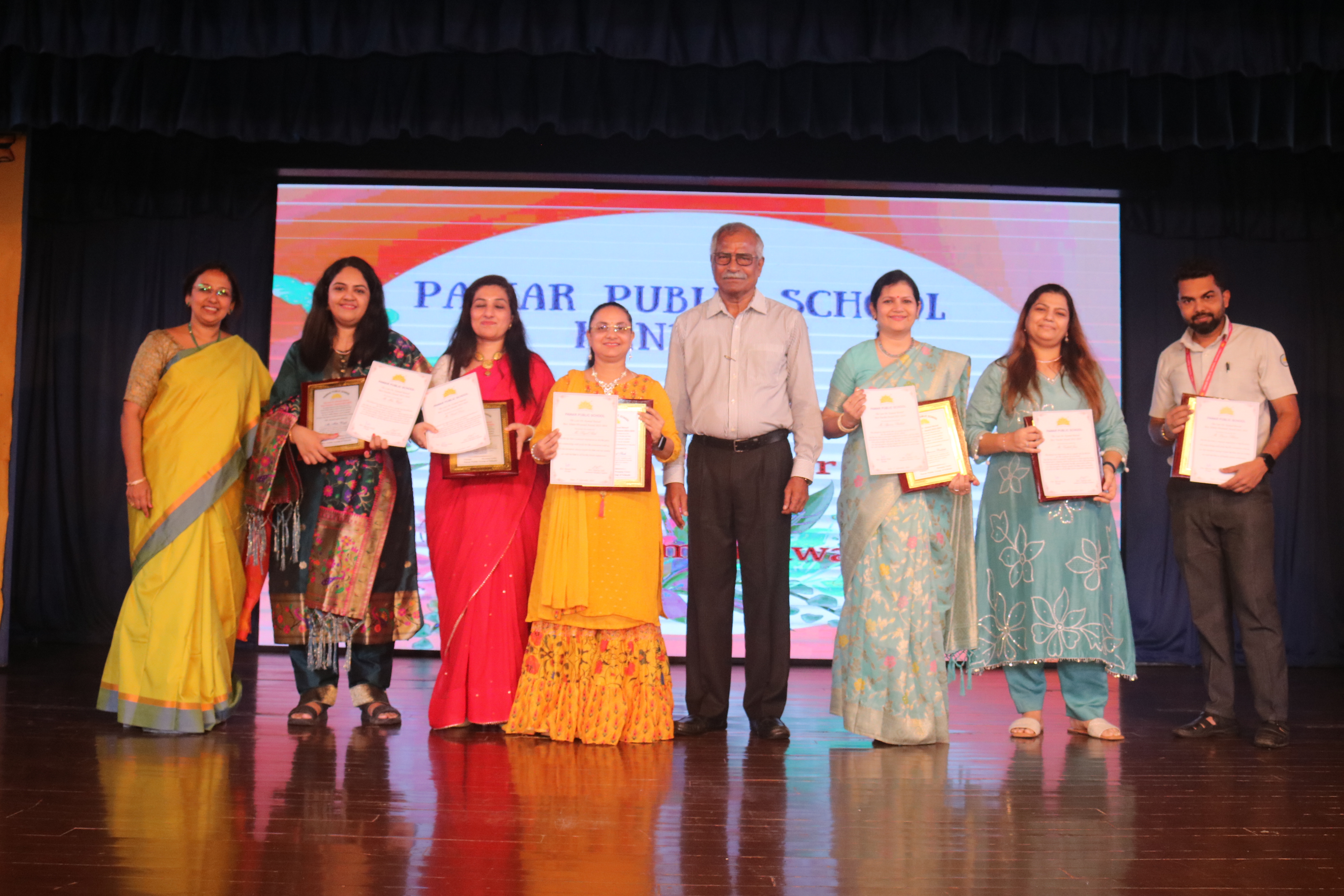 /kandivali/index.php/about/teachers-achievement/dr-kumud-bansal-best-teacher-award-winners
